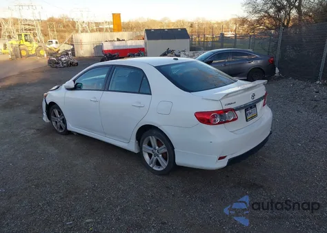 2013 Toyota Corolla S z USA, uszkodzony, nr VIN 2T1BU4EE3DC967111